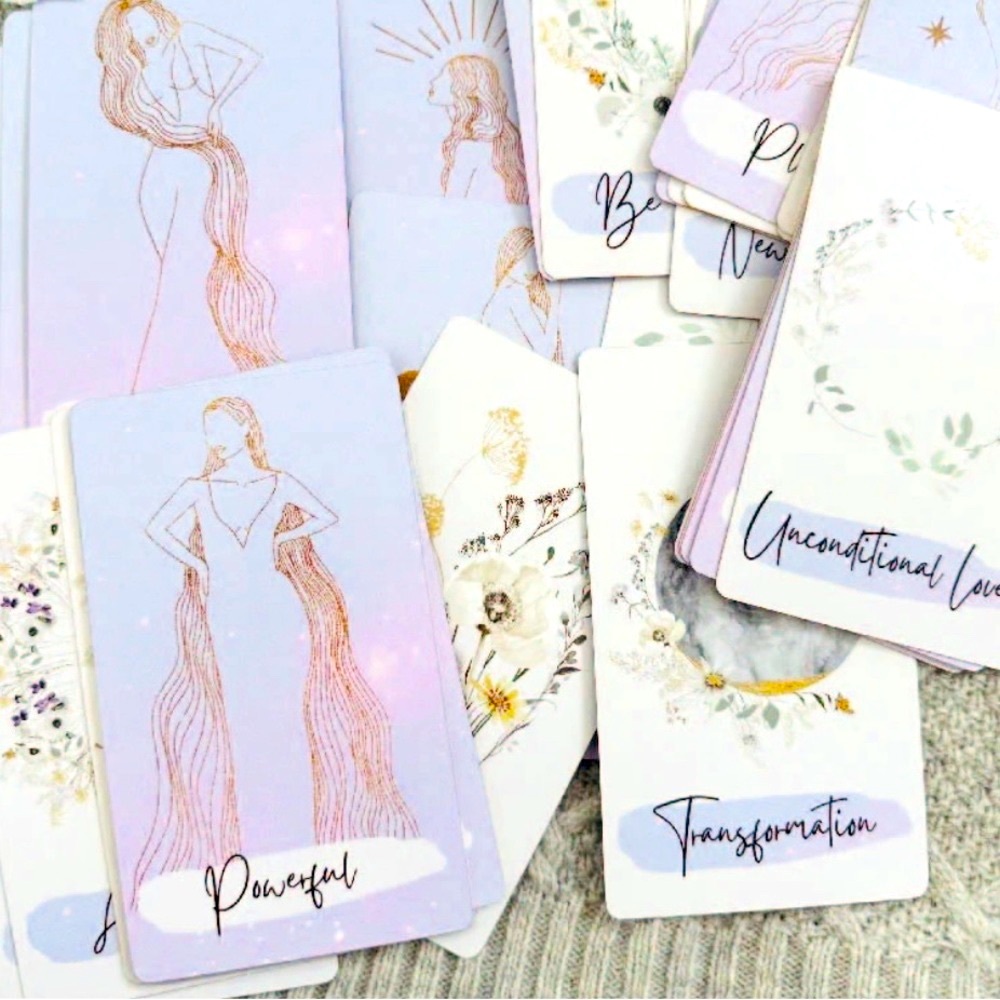 The cosmic Oracle deck🧚✨✨✨💕